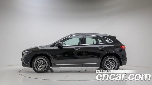 Mercedes-Benz GLA-Class — фото 1