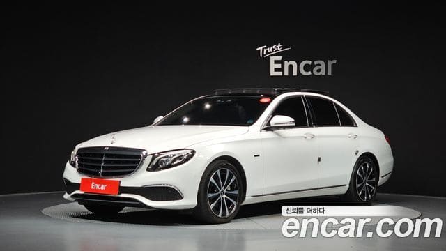 Mercedes-Benz E-Class — фото 1