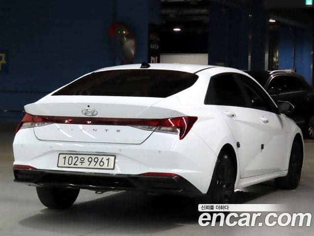 Hyundai Avante — фото 1