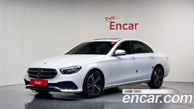 Mercedes-Benz E-Class — фото 1