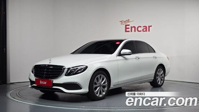 Mercedes-Benz E-Class — фото 1