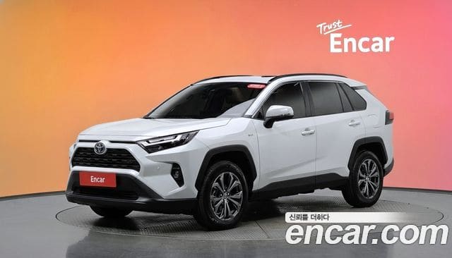 Toyota RAV4 — фото 1