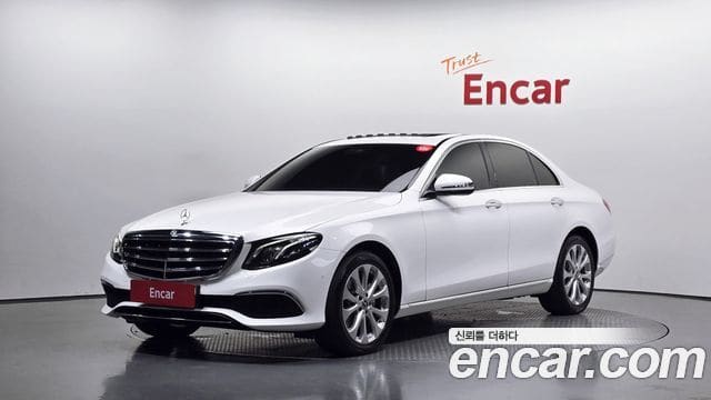 Mercedes-Benz E-Class — фото 1