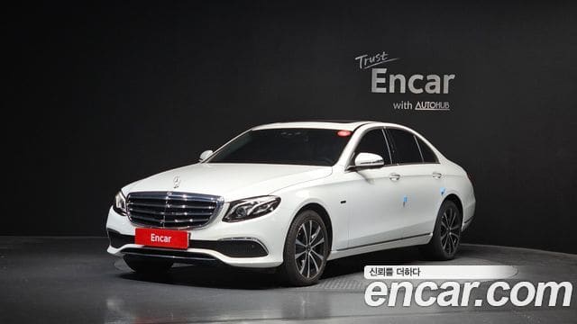 Mercedes-Benz E-Class — фото 1