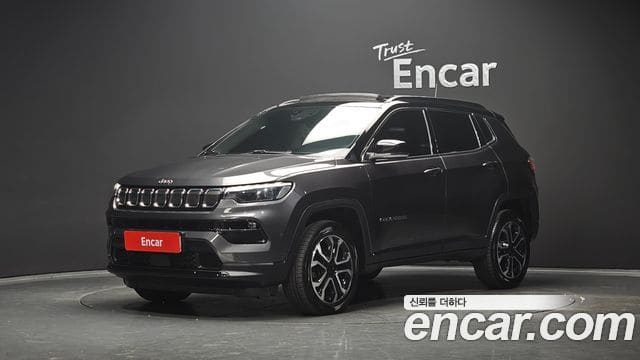 Jeep Compass — фото 1