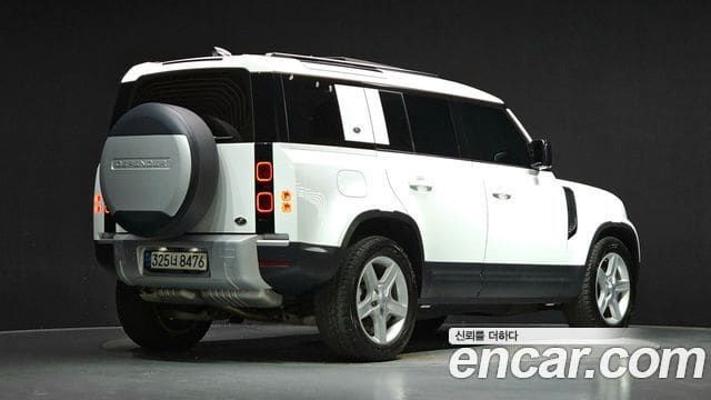 Land Rover Defender — фото 1