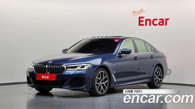 BMW 5 Series — фото 1