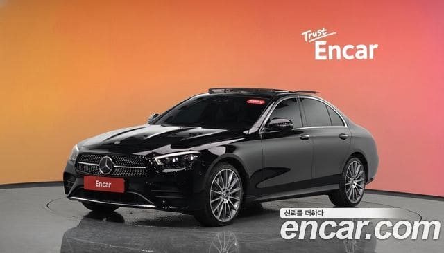 Mercedes-Benz E-Class — фото 1