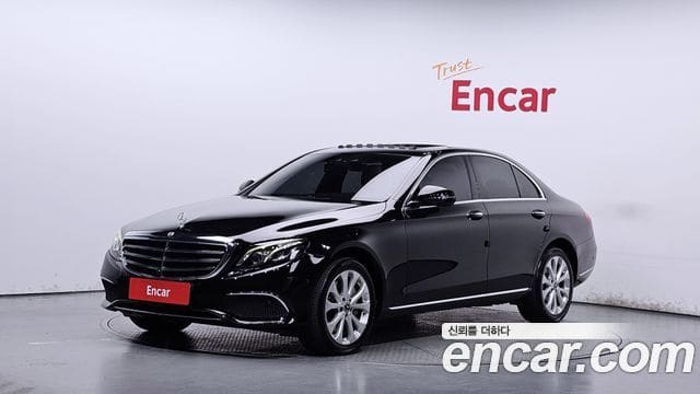 Mercedes-Benz E-Class — фото 1