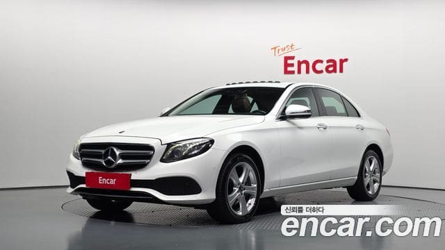Mercedes-Benz E-Class — фото 1