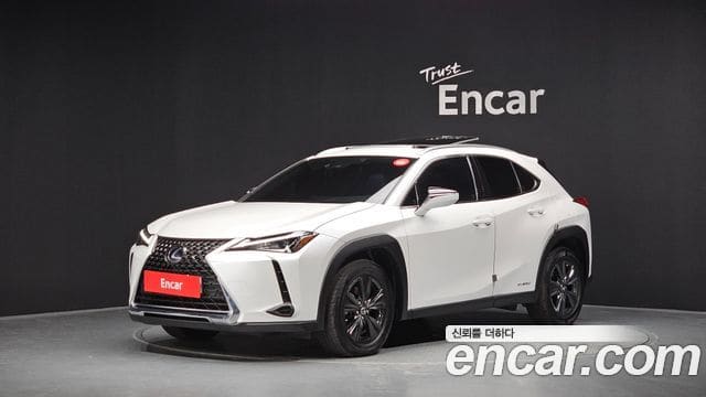 Lexus UX250h — фото 1