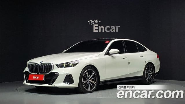 BMW 5 Series — фото 1