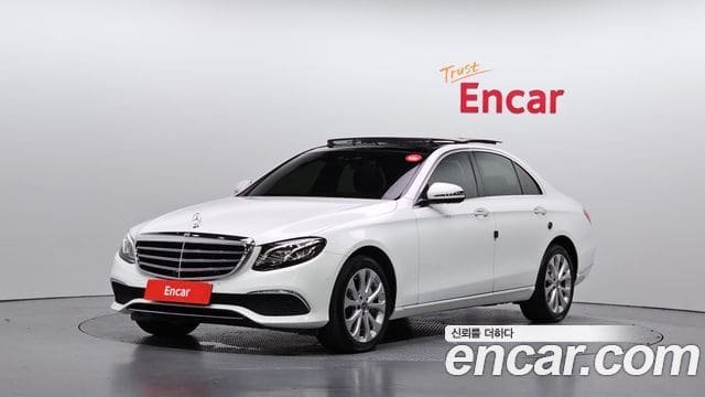 Mercedes-Benz E-Class — фото 1