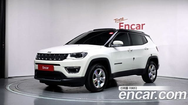 Jeep Compass — фото 1