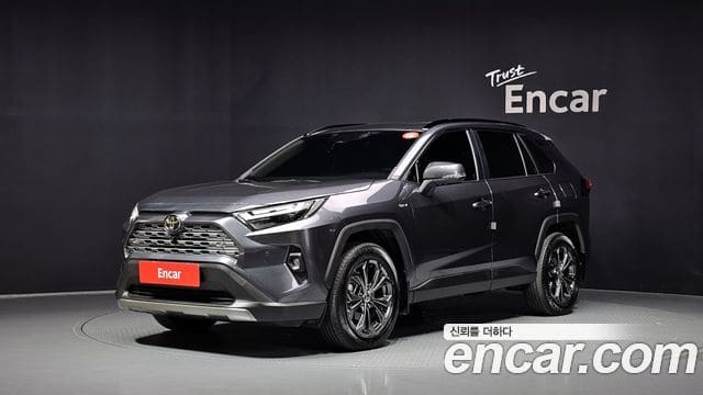 Toyota RAV4 — фото 1
