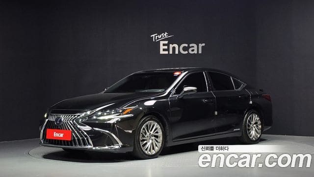 Lexus ES300h — фото 1