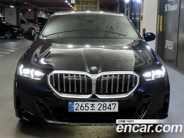 BMW 5 Series — фото 1