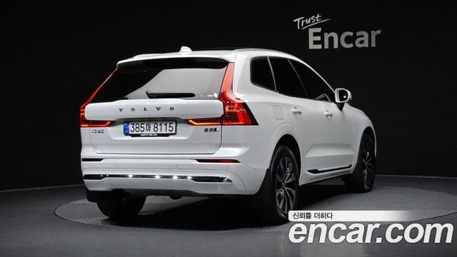 Volvo XC60 — фото 1