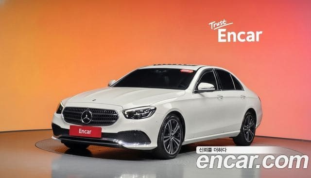 Mercedes-Benz E-Class — фото 1