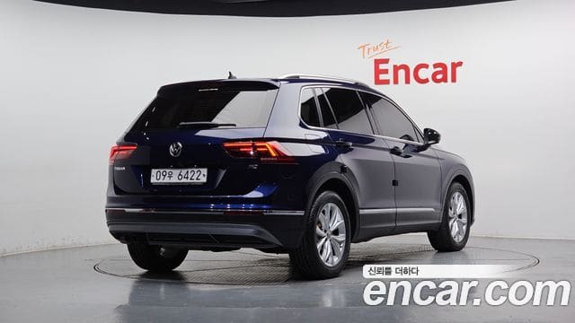 Volkswagen Tiguan — фото 1