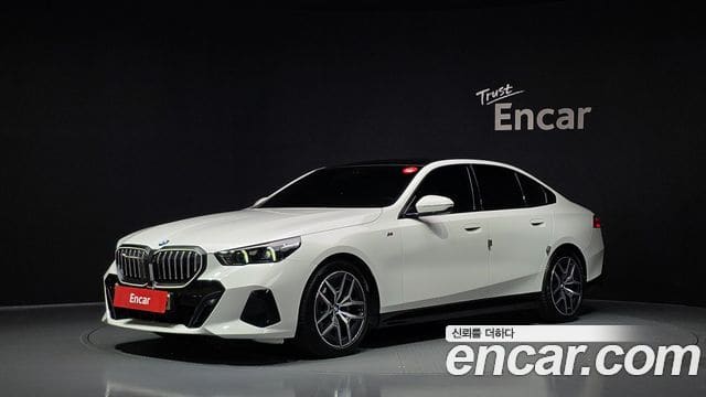 BMW 5 Series — фото 1