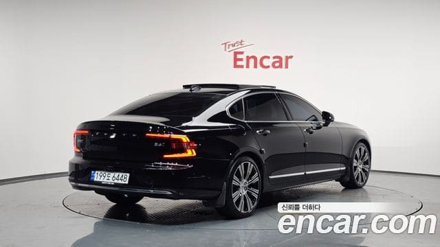 Volvo S90 — фото 1