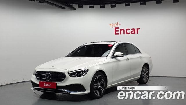 Mercedes-Benz E-Class — фото 1