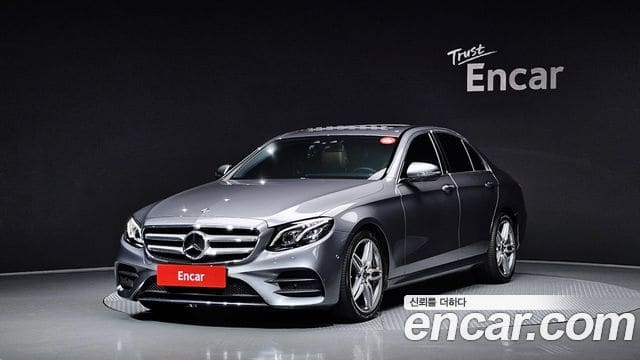 Mercedes-Benz E-Class — фото 1