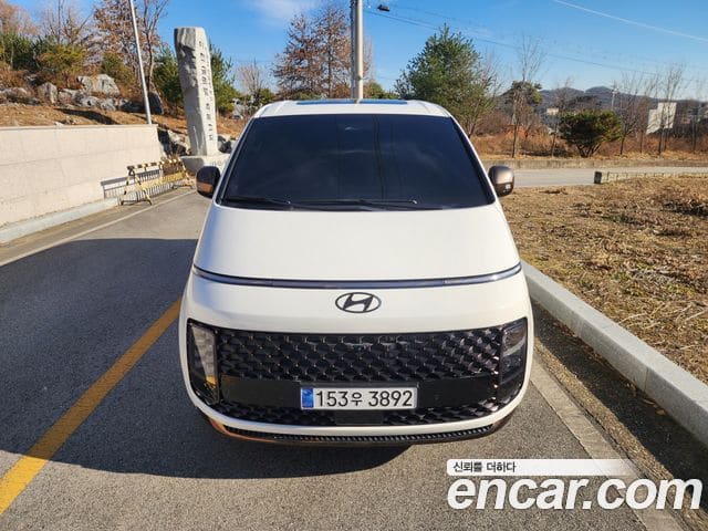 Hyundai Staria — фото 1