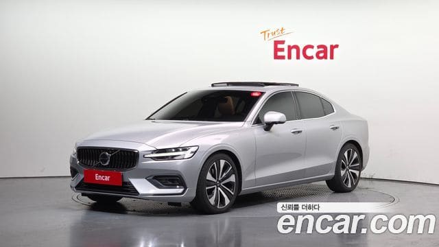 Volvo S60 — фото 1