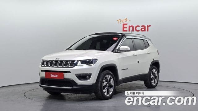 Jeep Compass — фото 1