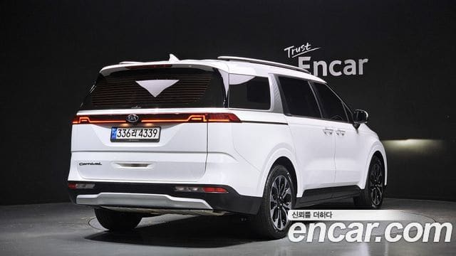Kia Carnival — фото 1