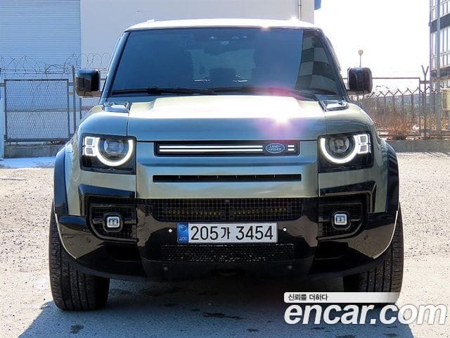 Land Rover Defender — фото 1