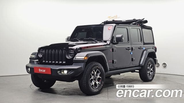 Jeep Wrangler — фото 1