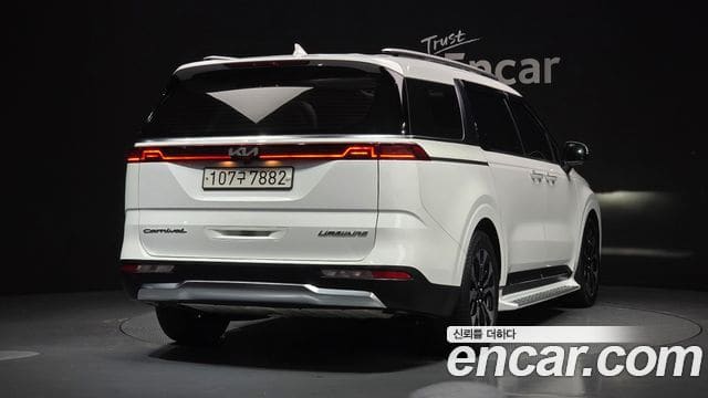 Kia Carnival — фото 1