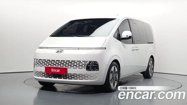 Hyundai Staria — фото 1