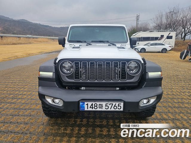 Jeep Wrangler — фото 1