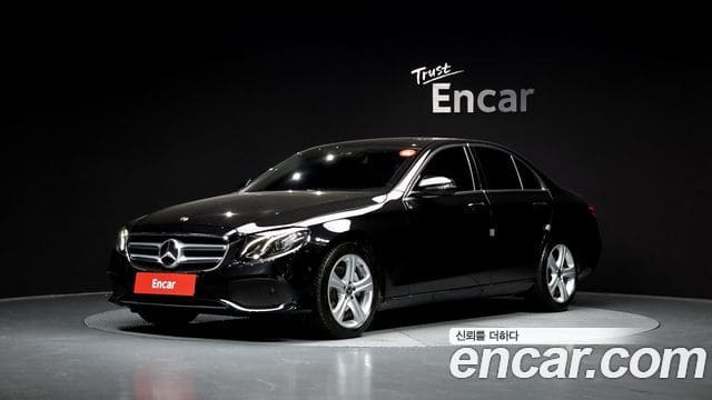Mercedes-Benz E-Class — фото 1