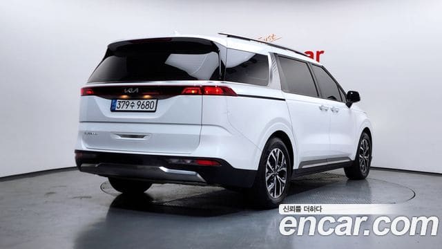 Kia Carnival — фото 1