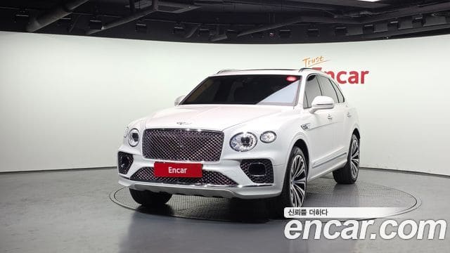 Bentley Bentayga — фото 1