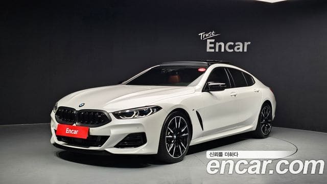BMW 8 Series — фото 1