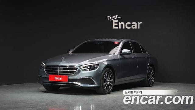 Mercedes-Benz E-Class — фото 1