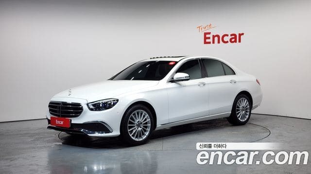 Mercedes-Benz E-Class — фото 1