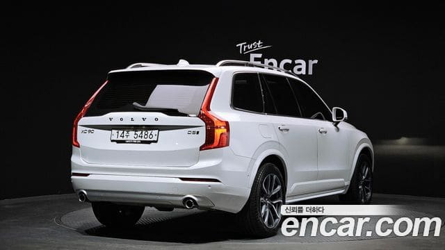 Volvo XC90 — фото 1