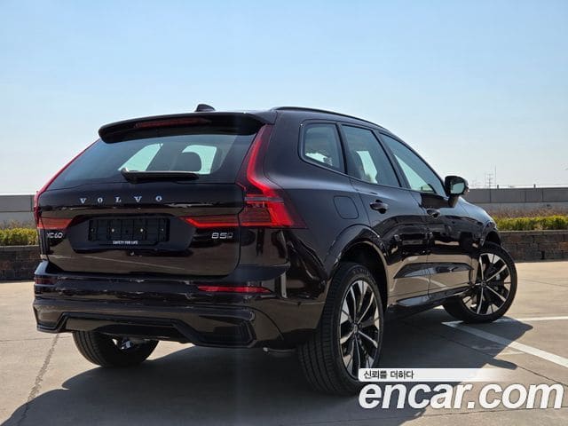 Volvo XC60 — фото 1