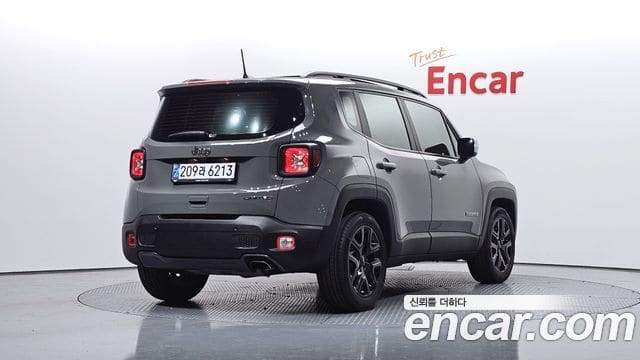 Jeep Renegade — фото 1