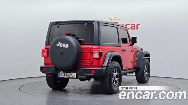 Jeep Wrangler — фото 1