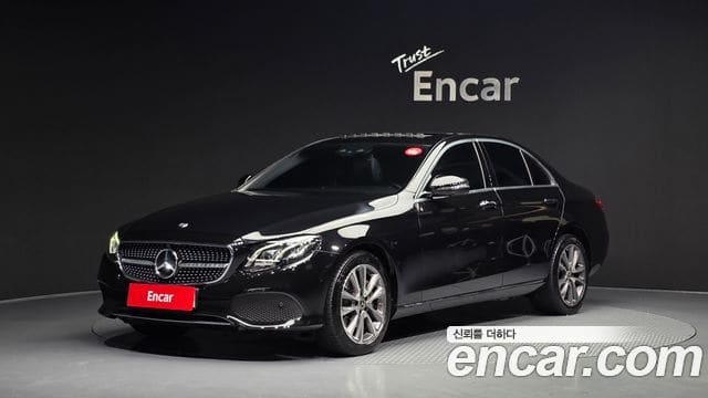 Mercedes-Benz E-Class — фото 1