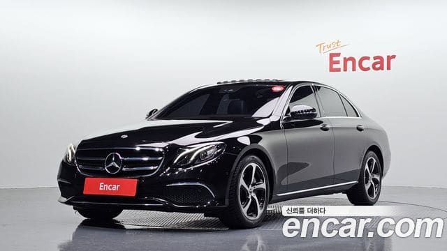 Mercedes-Benz E-Class — фото 1