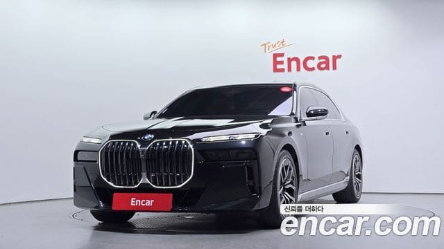 BMW 7 Series — фото 1